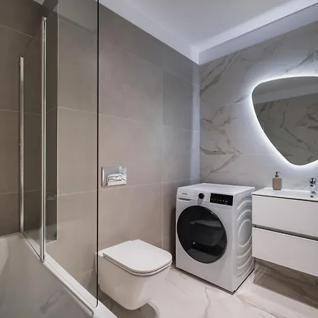 Innera W. Parking & Ac Apartment *